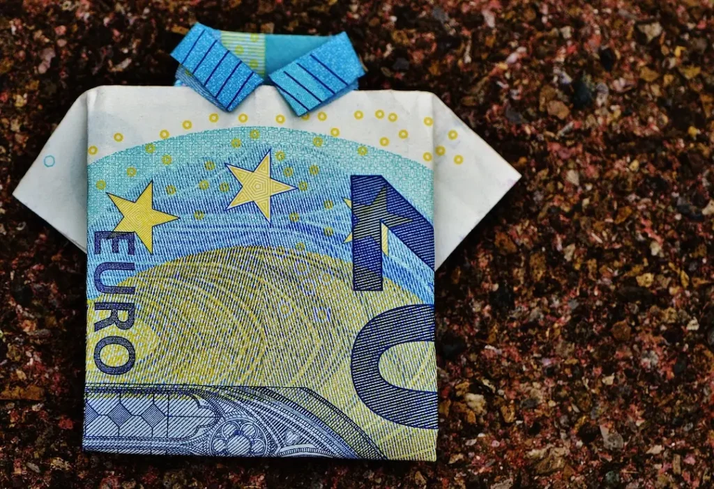 pinnen of cash meenemen op vakantie